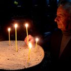 Eine Kerze für die gestorbene Verwandten