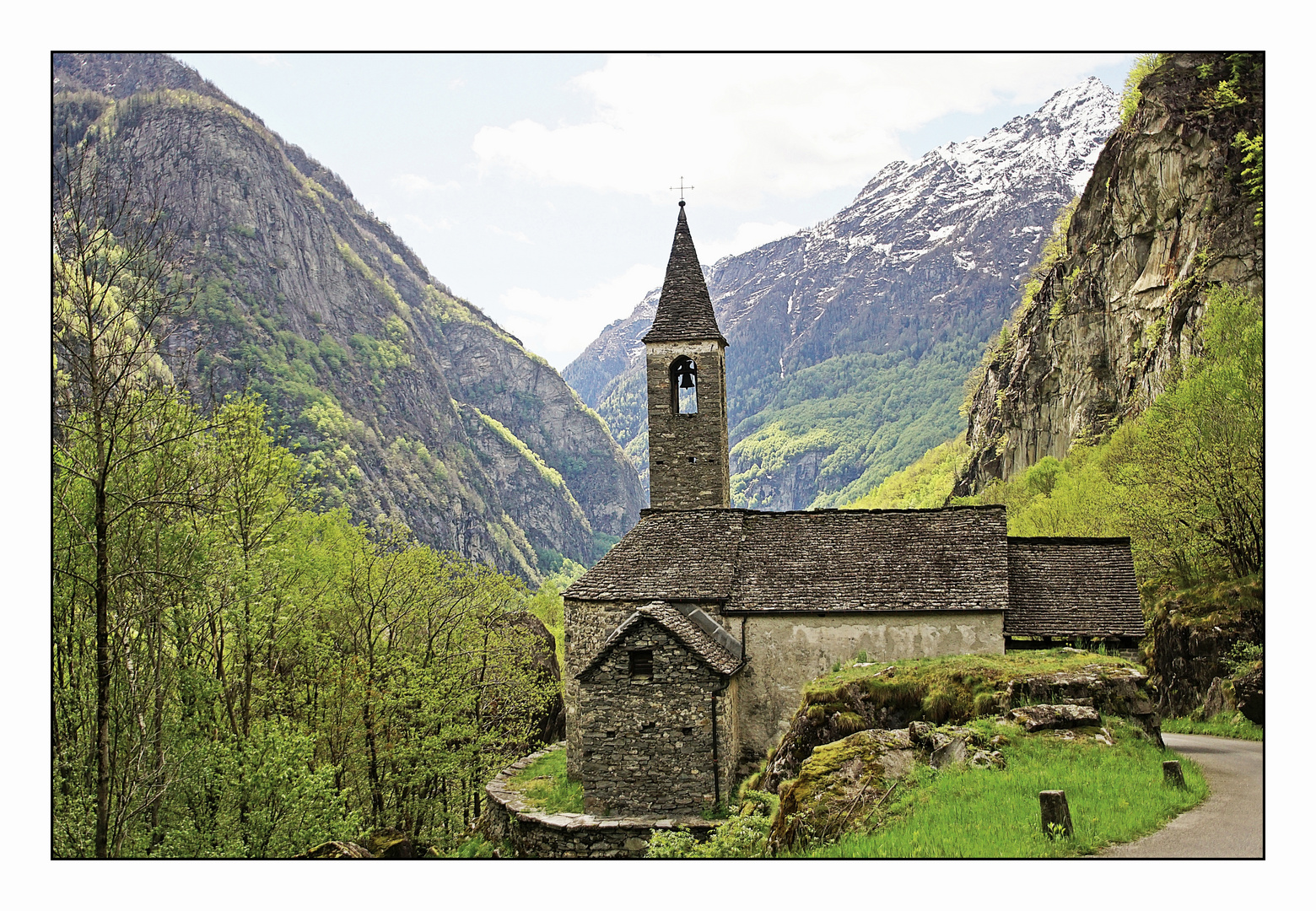 Eine Kirche in Val Bavona