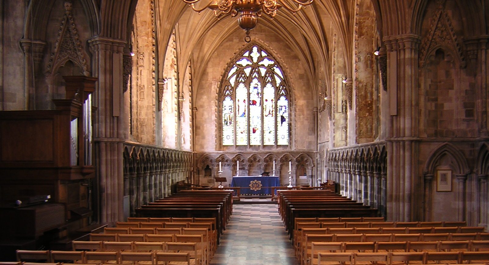 eine Kirche irgendwo in England