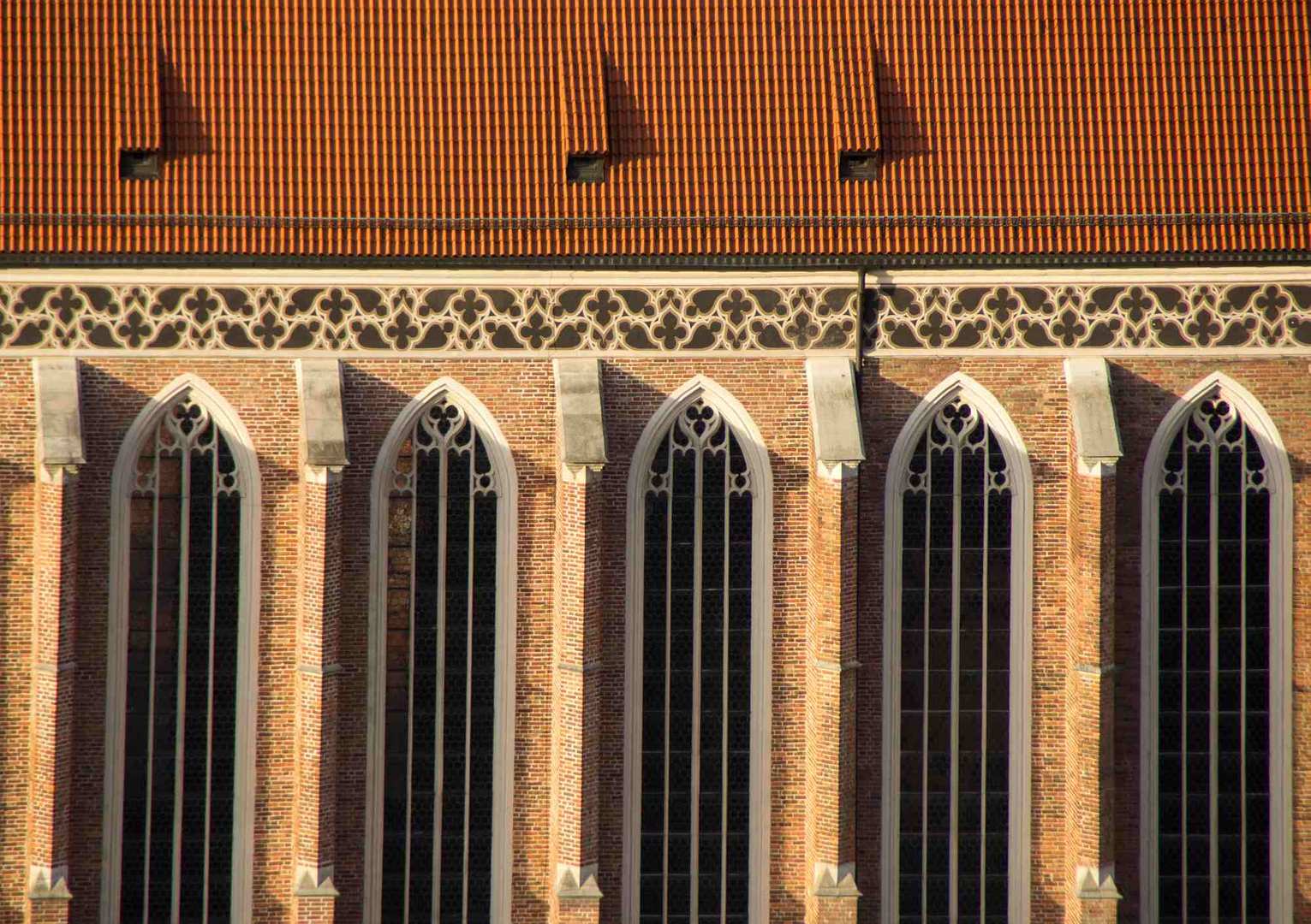 Eine Kirche und der grafische Aufbau