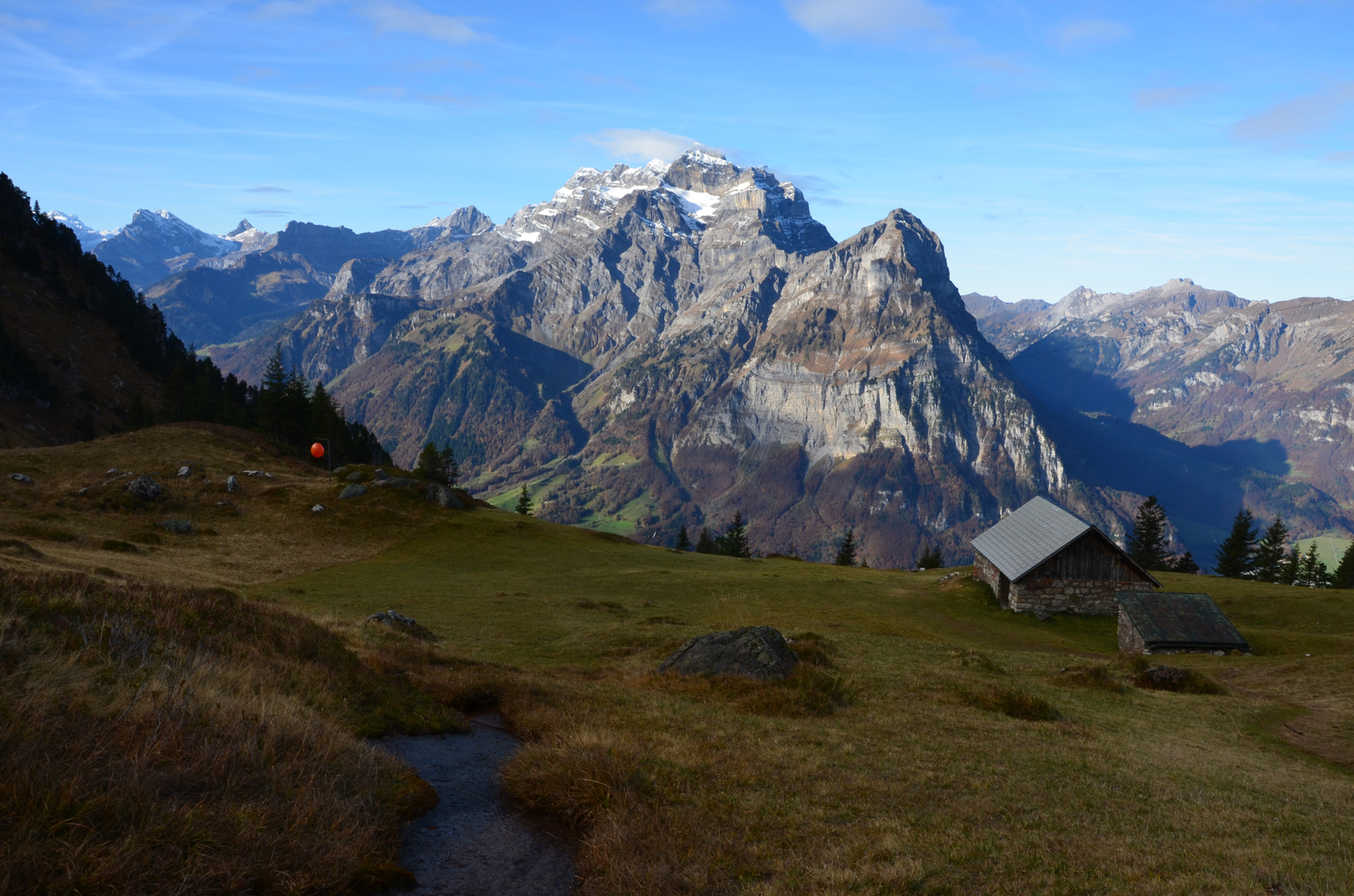 Eine kleine Alp mit grossartiger Aussicht