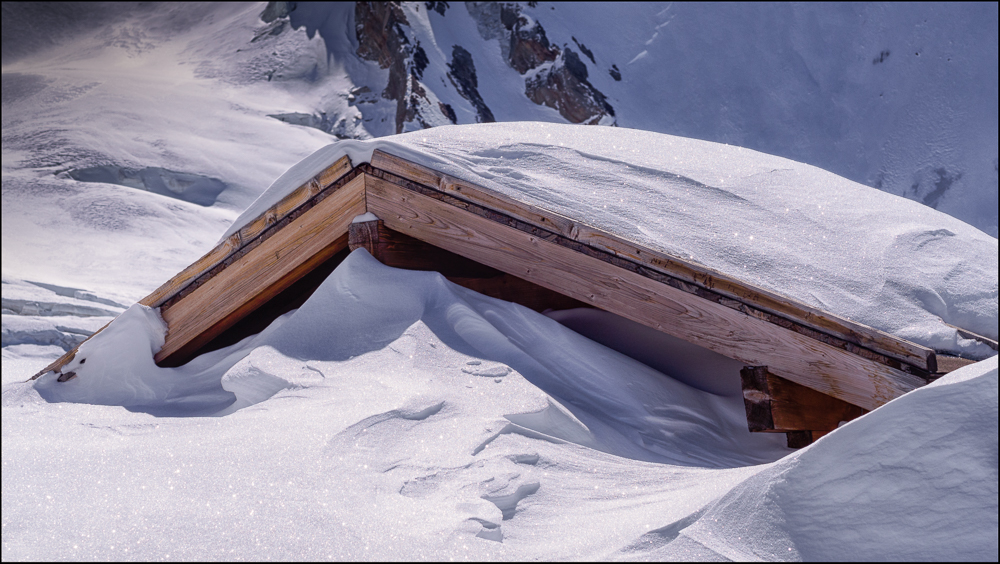 Eine kleine Berghütte im Hohsaas