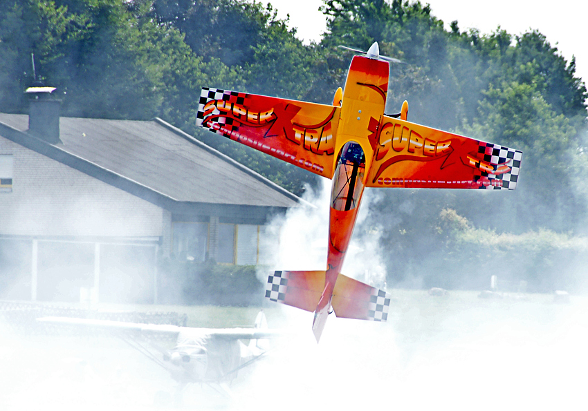 eine Kleine ganz groß - Merzbrück 2010 - 8. Westflugfestival