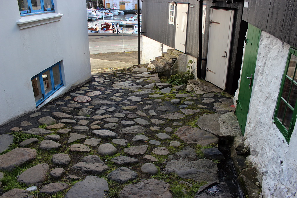 Eine kleine Gasse in Torshavn