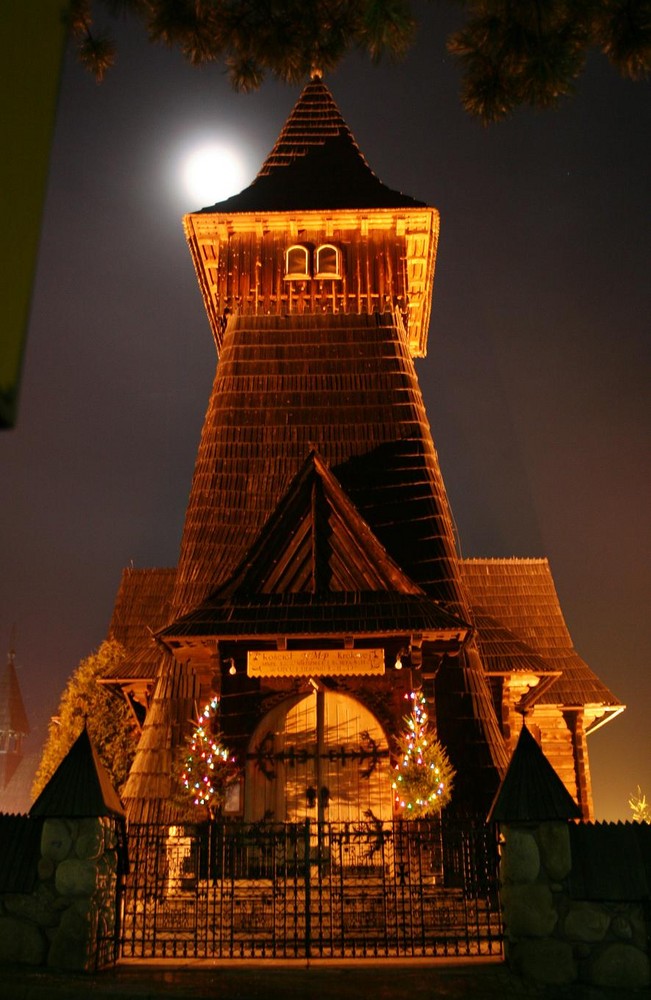 Eine kleine Holzkirche irgendwo in Zakopane (PL)