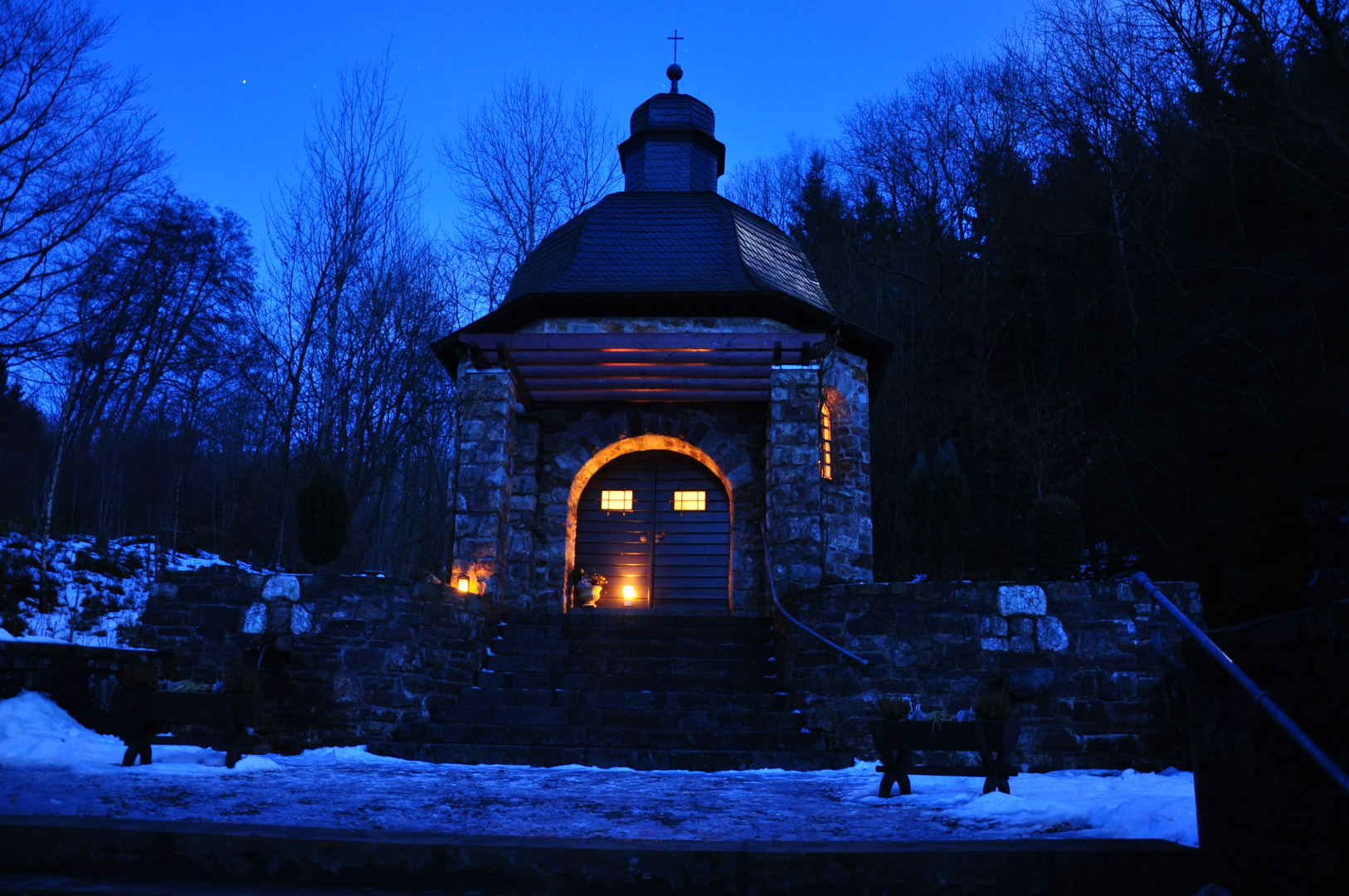 Eine kleine Kapelle abseits der Bevölkerung