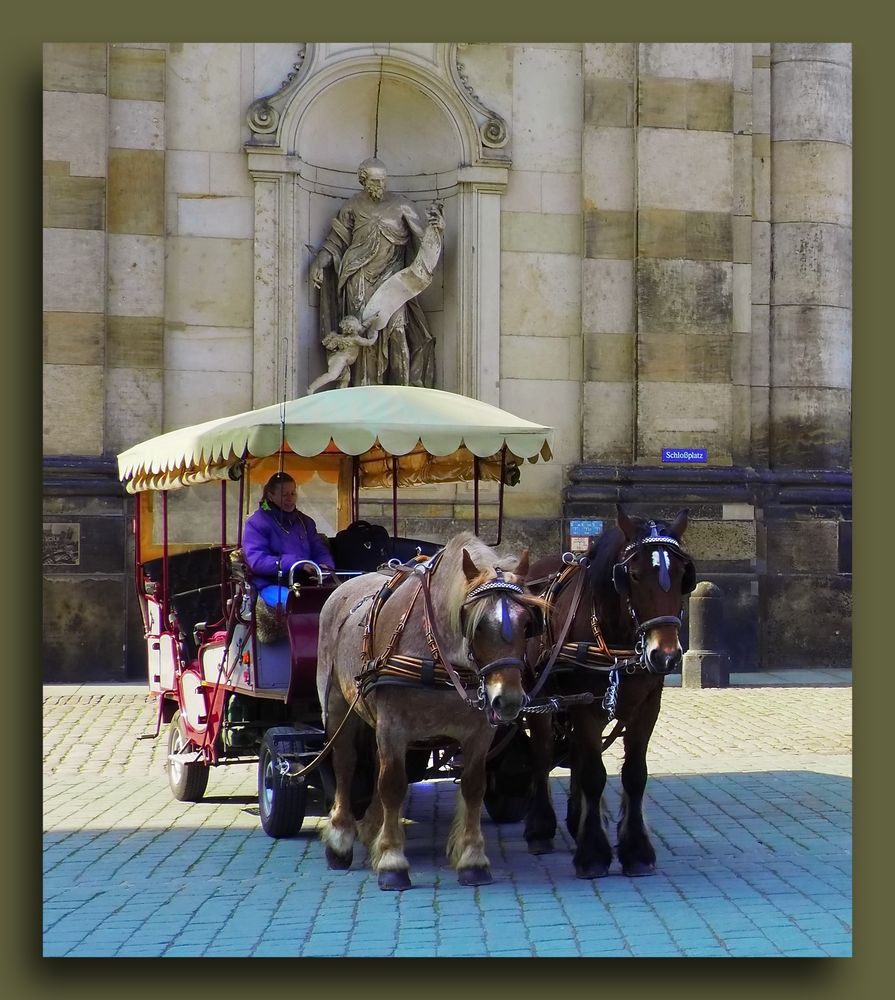 Eine Kutschfahrt Foto & Bild street, outdoor, dresden Bilder auf