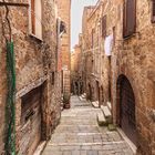 Eine leere Gasse in Sankt Pitigliano (Toskana)