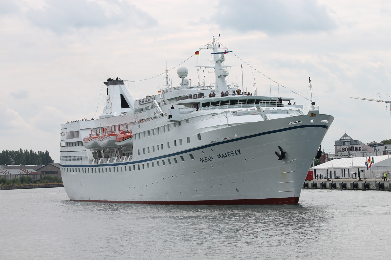 Eine Majestät besucht Warnemünde.