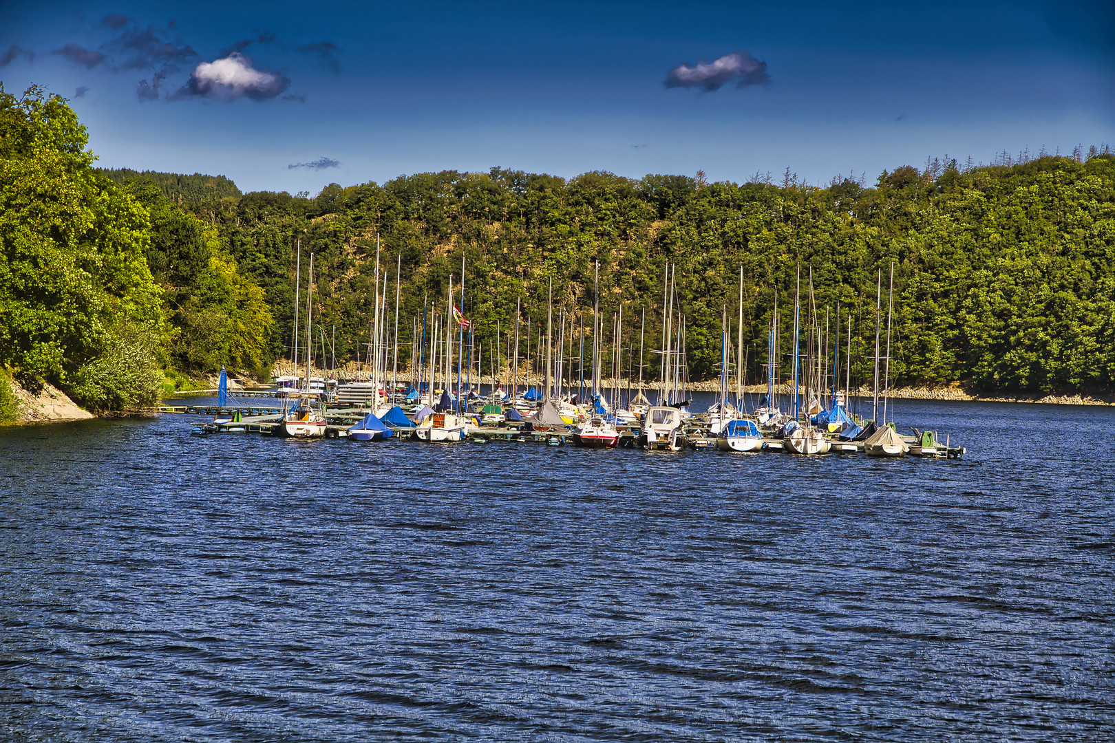 Eine Marina auf dem Rursee / Eifel