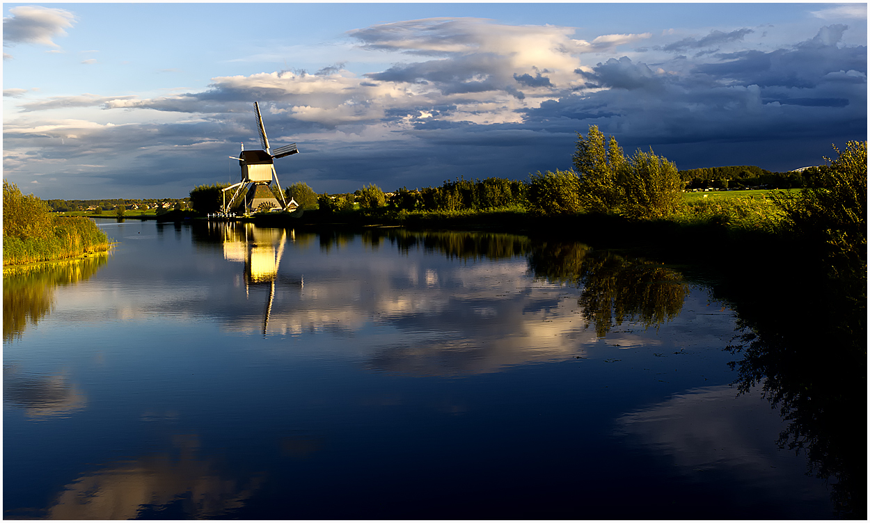 Eine Mühle am Wasser