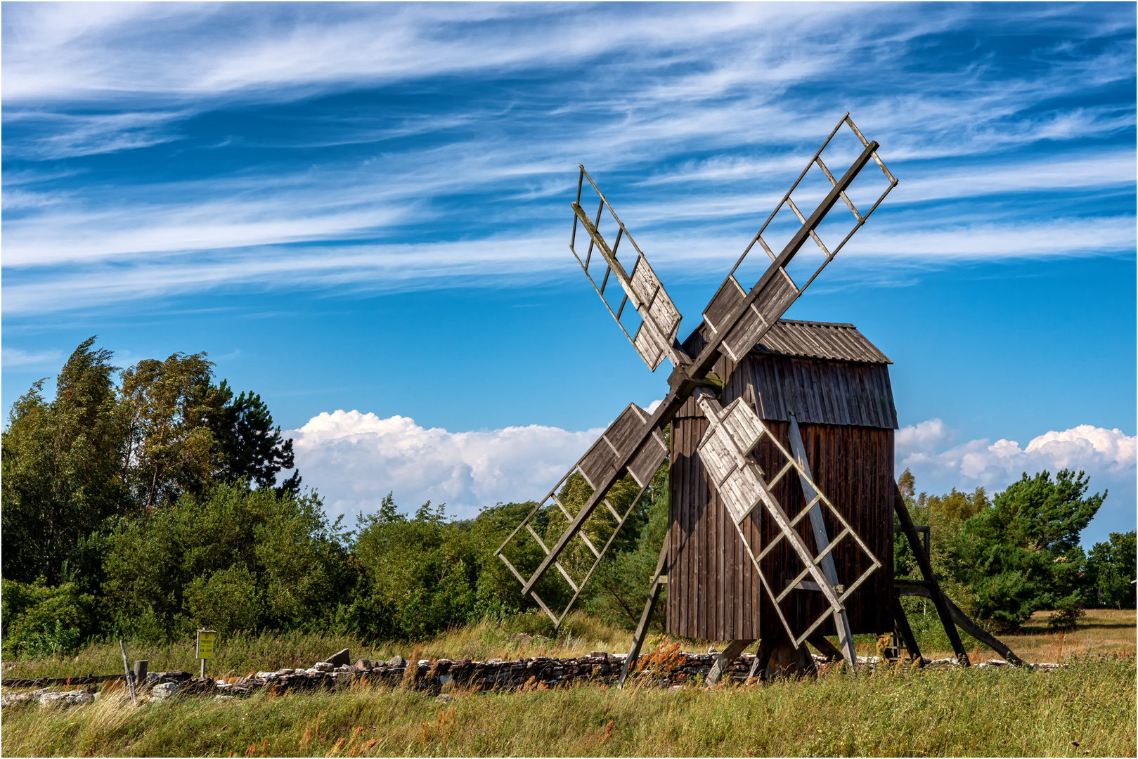 Eine Mühle auf der Insel Ödland