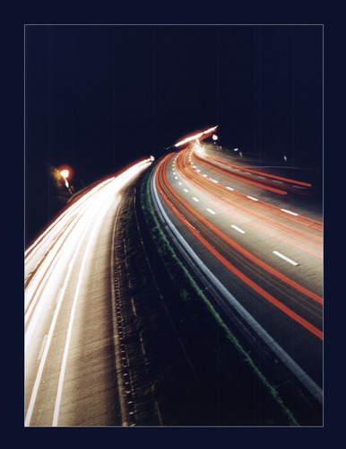 Eine Nacht auf der Autobahnbrücke