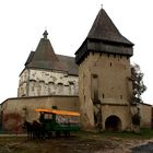 Eine noch nicht restaurierte Kirchenburg in Boian (Siebenbürgen)