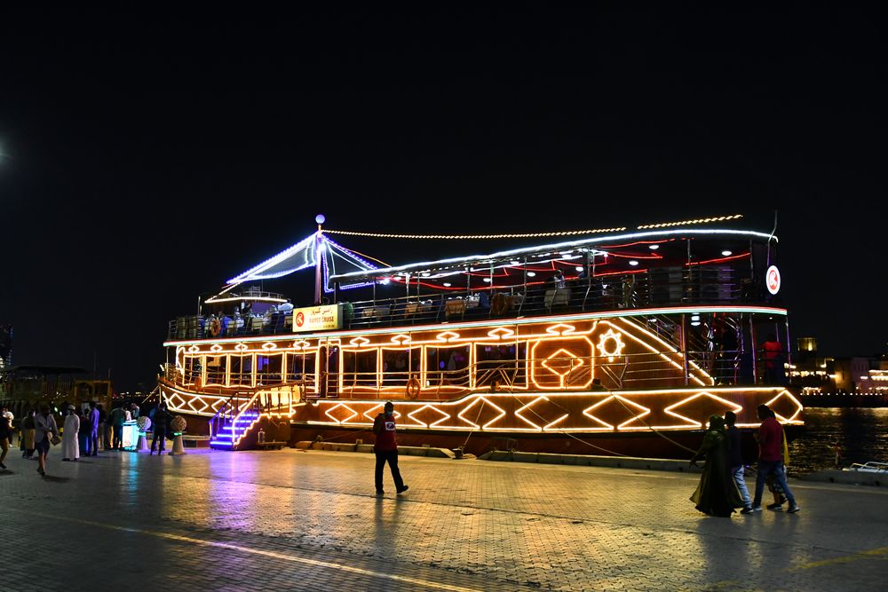 Eine Passagierdhau am Dubai Creek