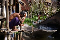 eine probepackung kopfwaschpulver, inle see, burma 2011