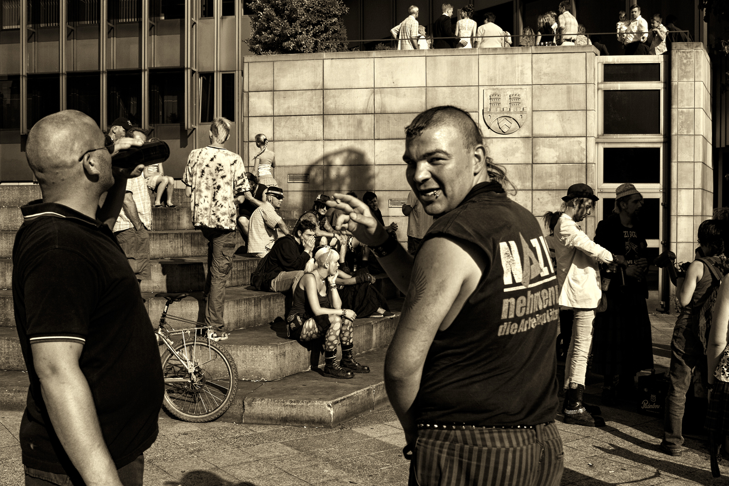 Eine PunkHochzeit Foto & Bild streetfotografie mit menschen, szene