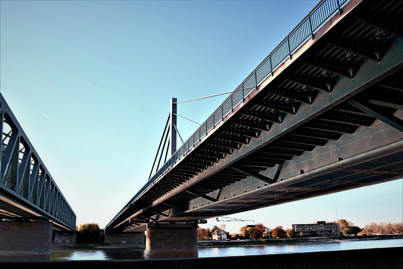 Eine Rheinbrücke