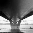 eine Rheinbrücke