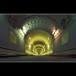 eine Röhre - alter Elbtunnel