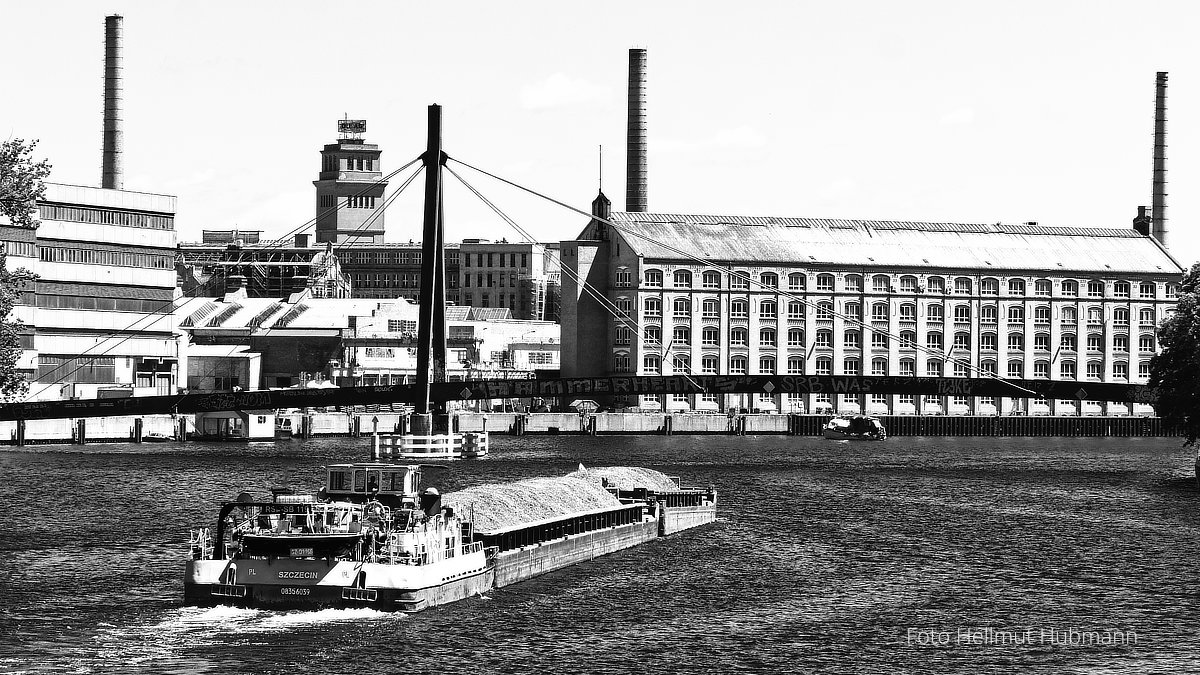 EINE ROTE LINIE VOM BURGFRIEDEN 1914 ZUM KAISERSTEG 2007 