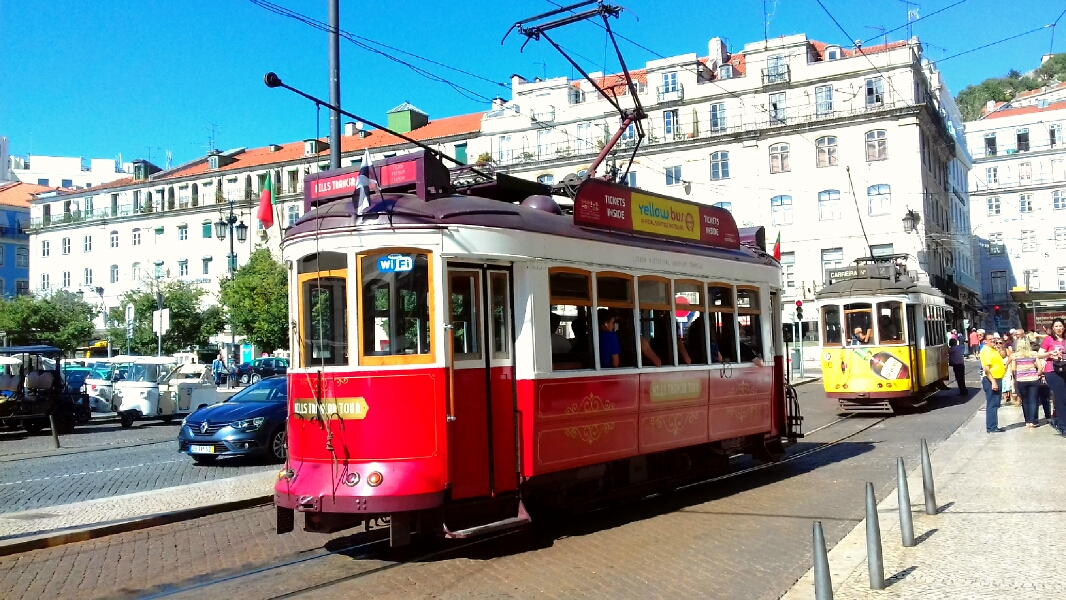 Eine schöne alte TRAM in Lissabon/Portugal 