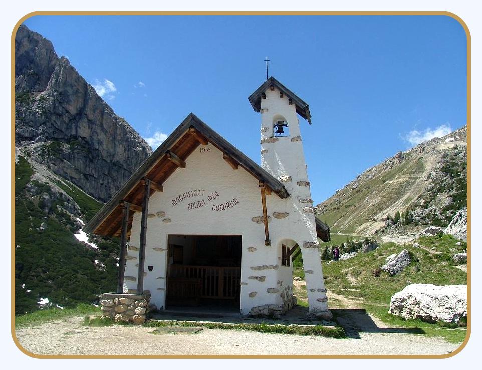 Eine schöne Kapelle in den Dolomiten