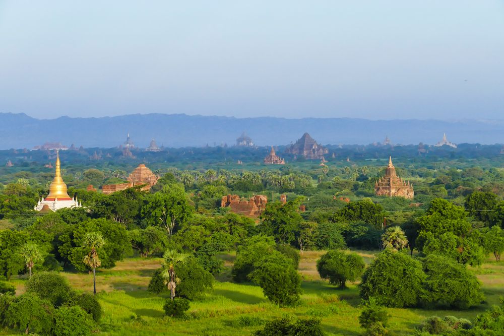 ...eine schöner als die andere....Pagoden in Bagan...