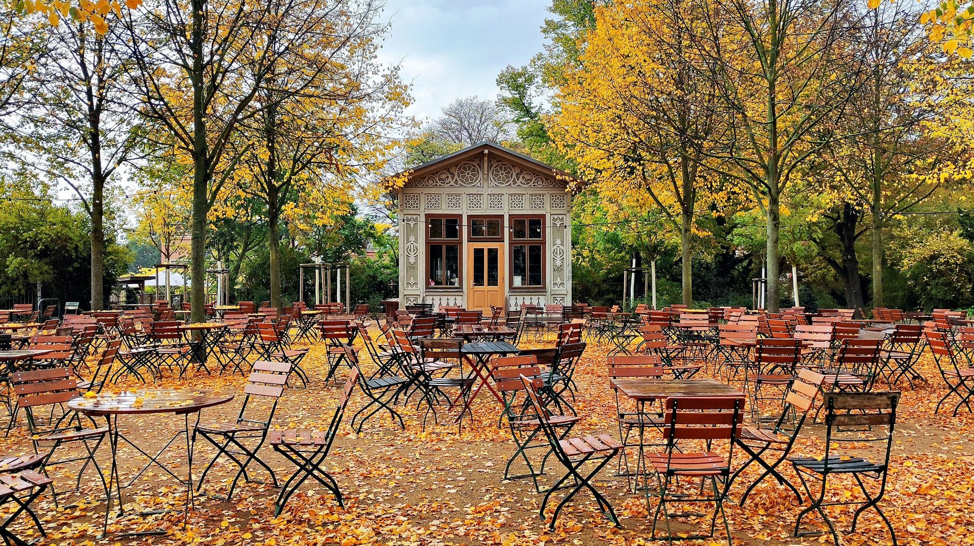 Eine schweizer Milchkuranstalt im Herbst