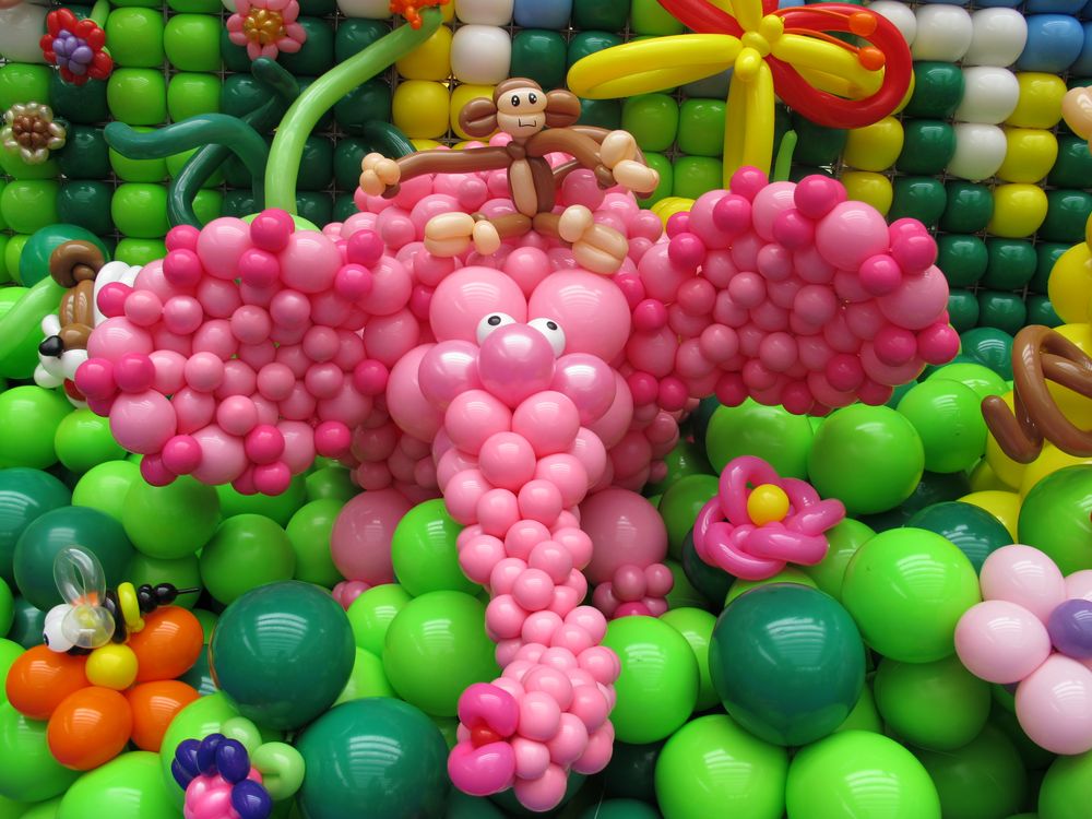 eine Skulptur aus Luftballons :) - Bild & Foto von IlseRu aus Farben - Fotografie (28292648 