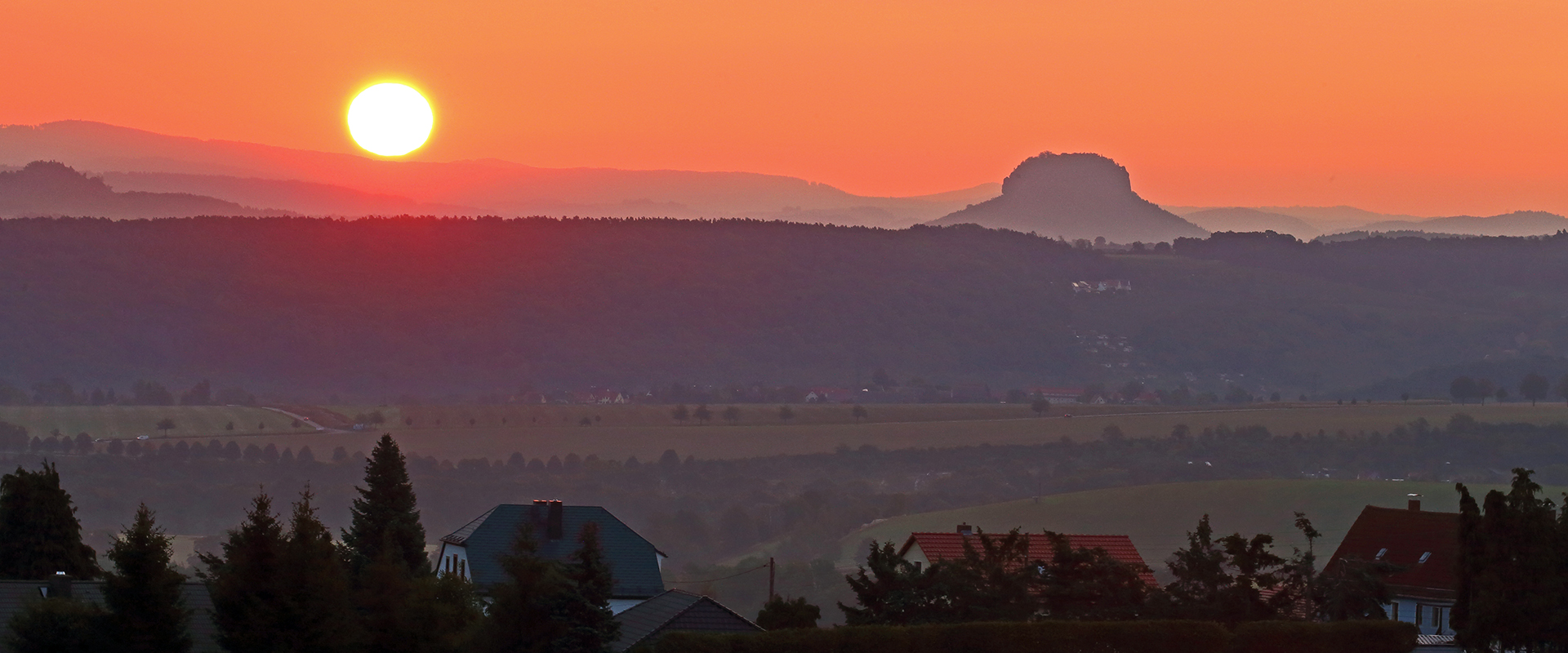 Eine solche Sonne bei völlig zartrotem Himmel, gibt es nicht alle Tage...