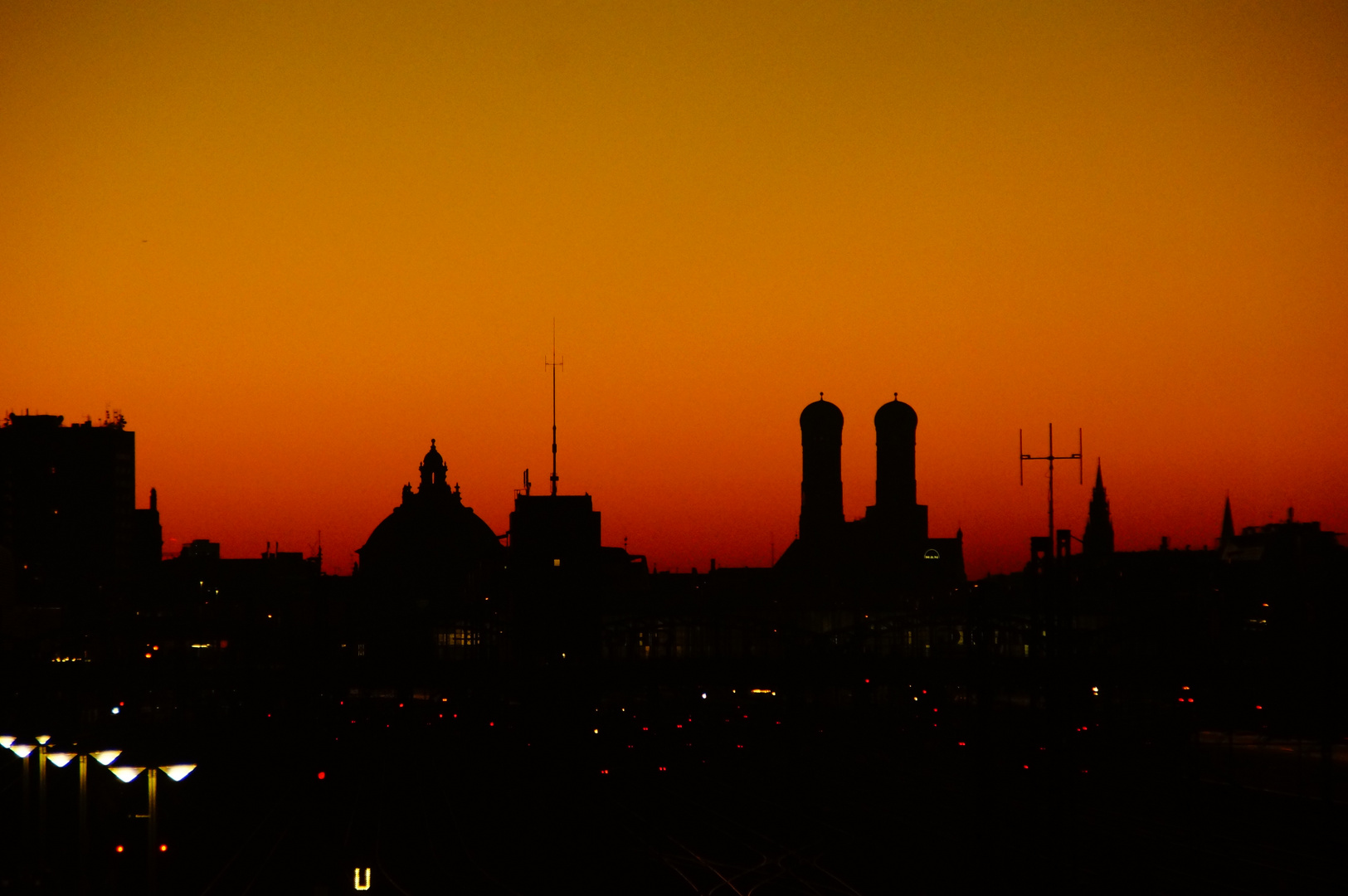 Eine Stadt erwacht.