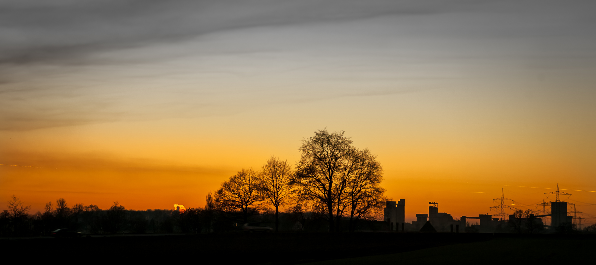 Eine Stadt sieht orange