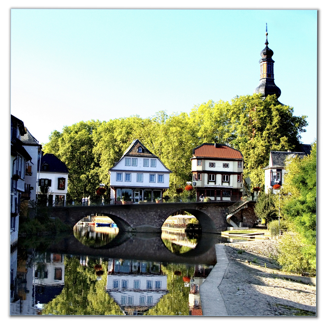 Eine Stadt steht Kopf