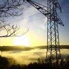 Eine Stadt versinkt im Nebel