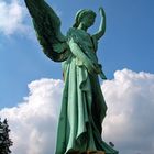 Eine Statue von unseren Friedhof !!!