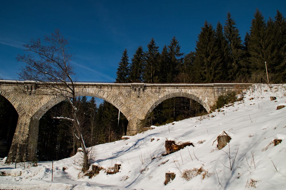 Eine steinerne Brücke II