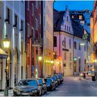 Eine Straße der Münchner Innenstadt bei Nacht