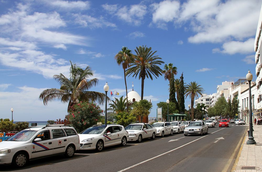 eine Strasse in Arrecife