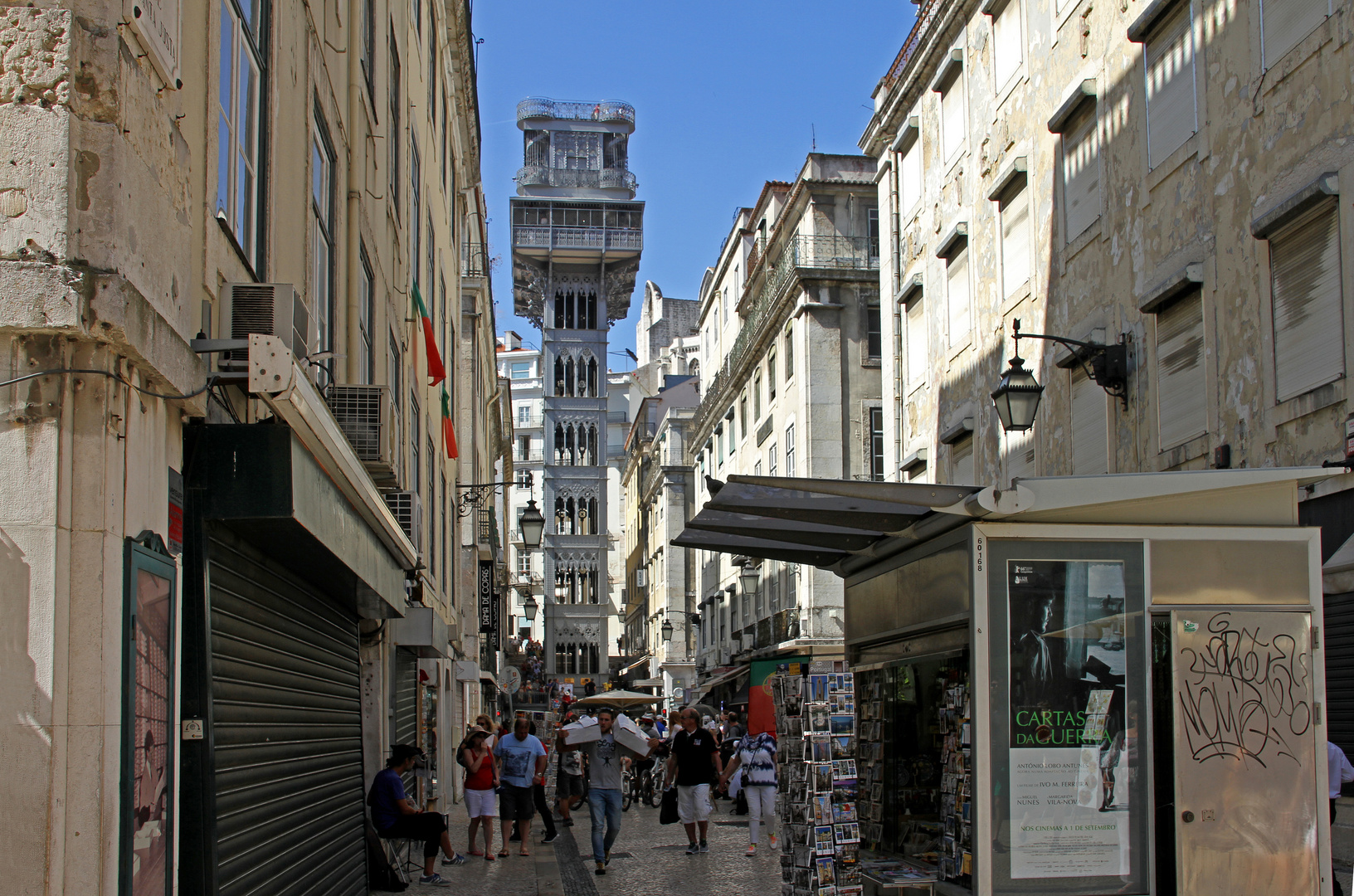 Eine Strasse in Lissabon