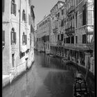 Eine Straße in Venedig