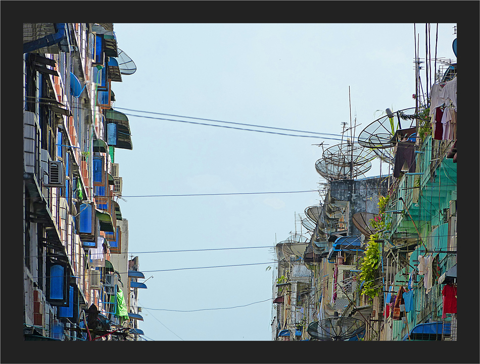 Eine Strasse in Yangon