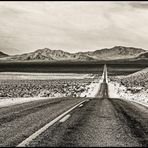 EINE STRASSE INS NICHTS.....