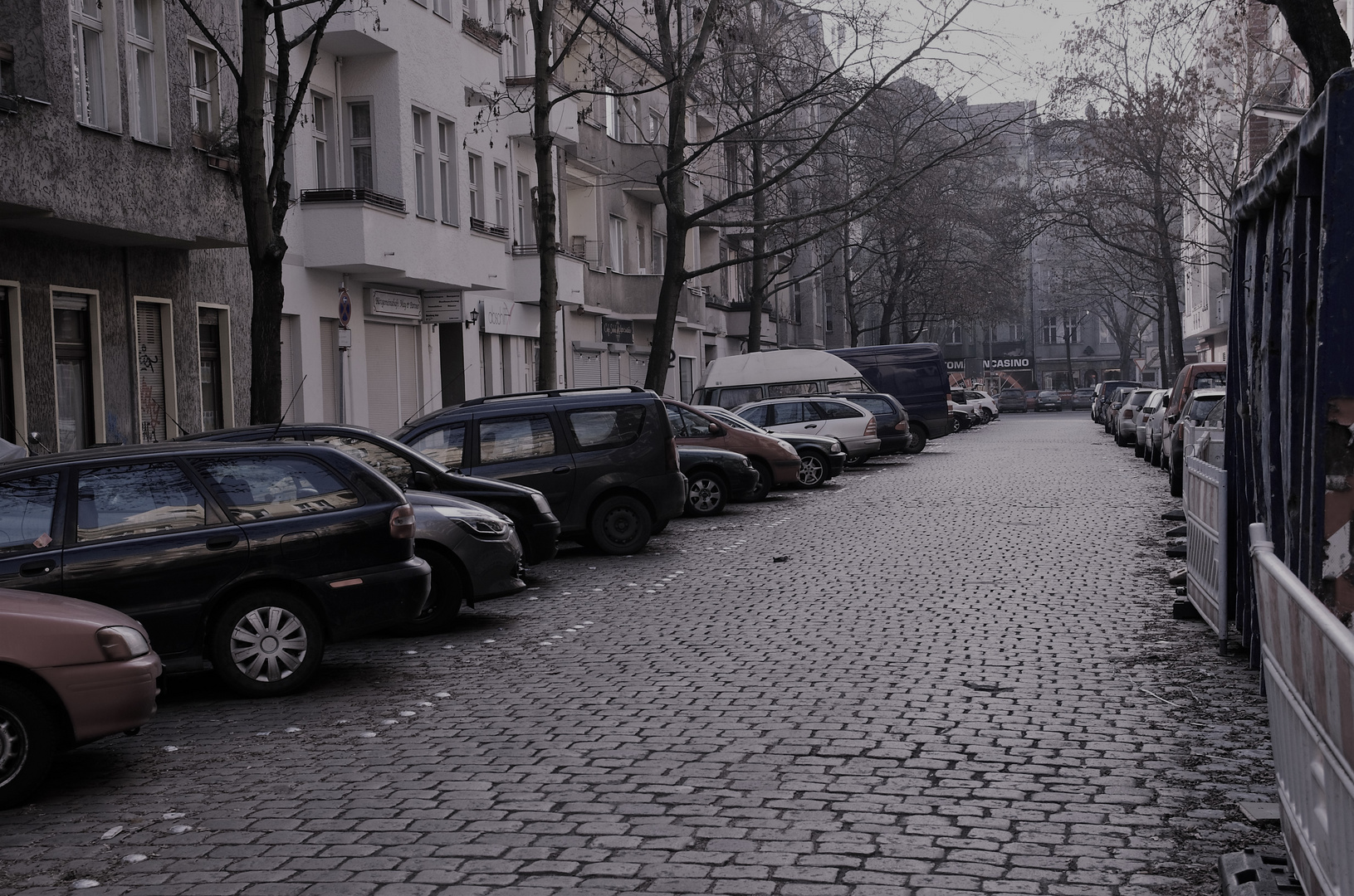 eine straße ohne charakter