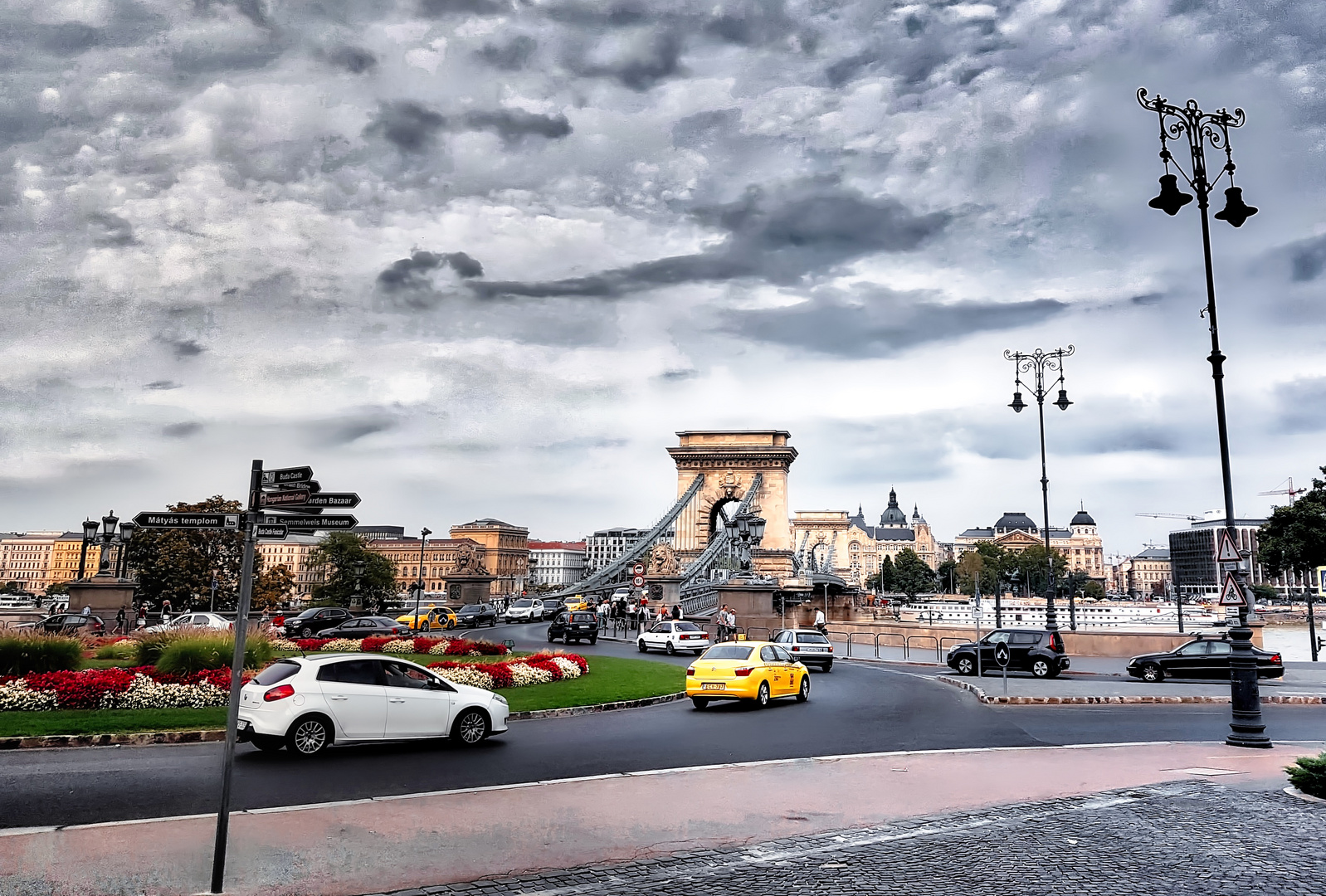 eine Straßenszene in Budapest