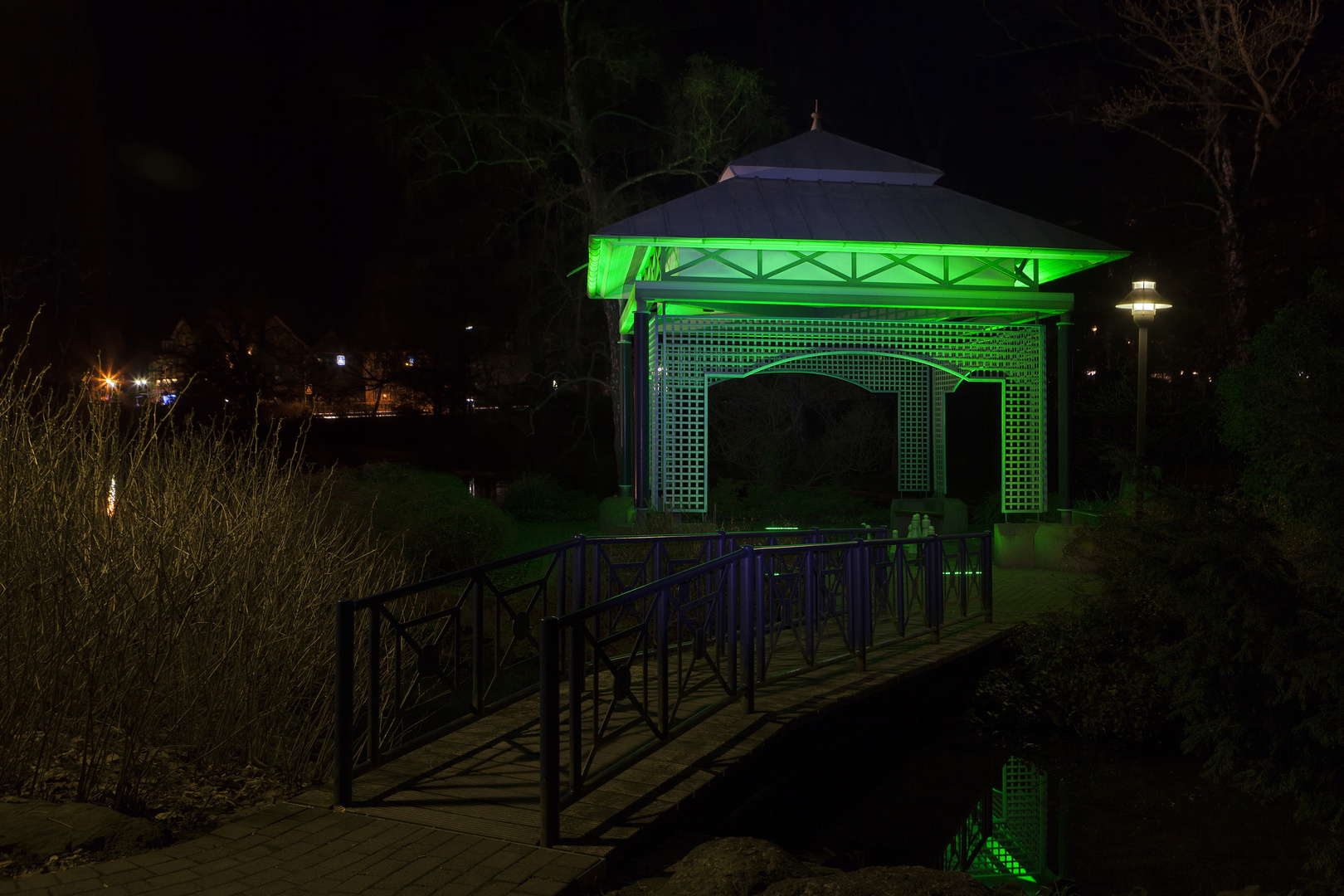 Eine Studie in Grün VII – Der Pavillon im Kurpark Rheinhardshausen