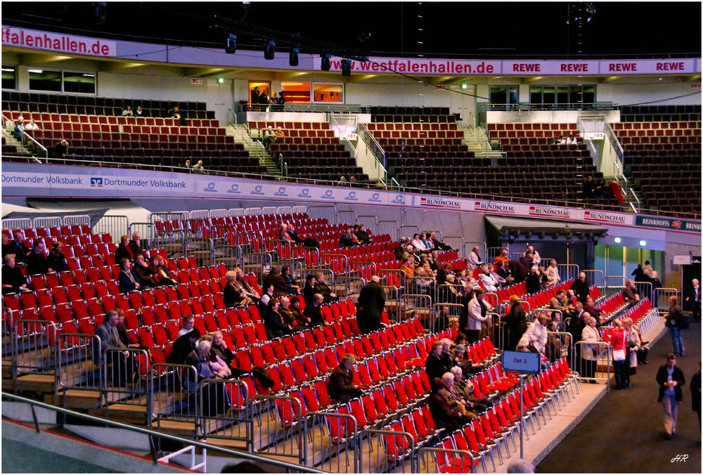 Eine Stunde vor Beginn der Show in der Westfalenhalle, Dortmund Foto