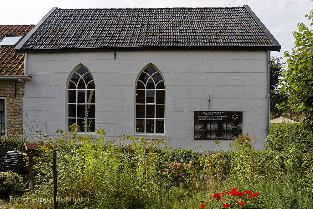 EINE SYNAGOGE. BOURTANGE. 