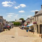 Eine typische Dorfstrasse in der Bretagne