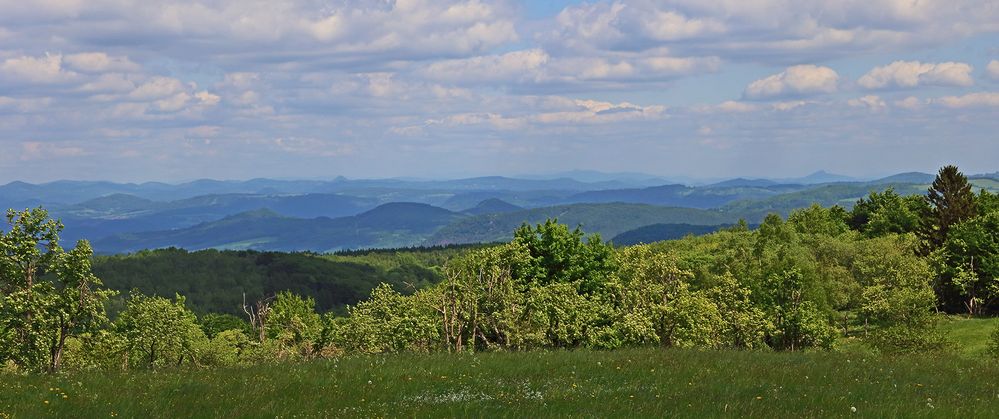 Eine überraschend gute Frühlingsicht gestern Nachmitag auf der Naklerovska vysina...